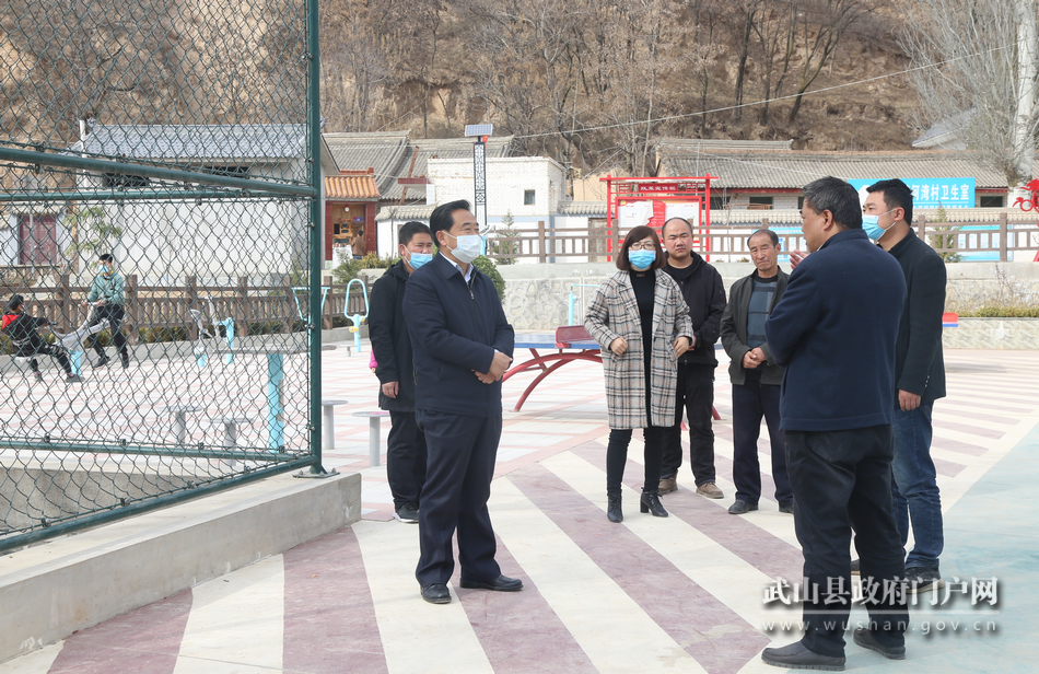 索鴻賓調(diào)研指導(dǎo)脫貧攻堅(jiān)、鄉(xiāng)村振興等工作