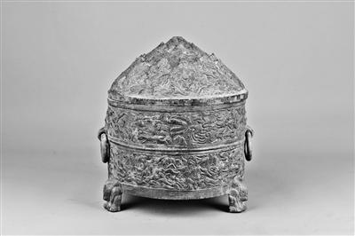 平?jīng)霾┥缴w神獸紋銅樽，東漢人向往過上神仙生活的印跡