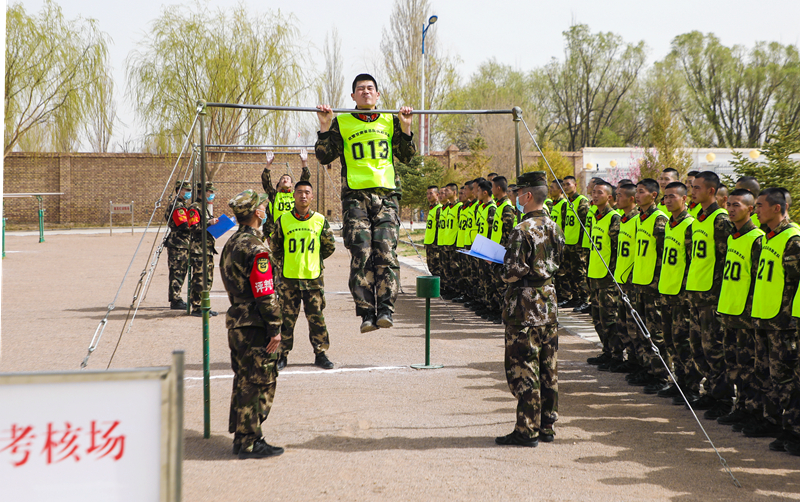考核全程公開(kāi)透明！武警甘肅總隊(duì)執(zhí)勤支隊(duì)組織2020年士官培訓(xùn)對(duì)象選拔工作