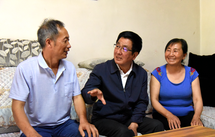 林鐸在文縣調(diào)研指導(dǎo)脫貧攻堅(jiān)工作時(shí)強(qiáng)調(diào) 緊盯細(xì)節(jié)持續(xù)攻堅(jiān) 發(fā)揮優(yōu)勢壯大產(chǎn)業(yè) 確保脫貧成果經(jīng)得起歷史和實(shí)踐檢驗(yàn)