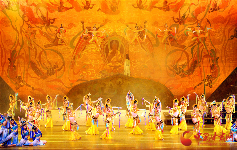 8月8日晚，《絲路花雨》《大夢(mèng)敦煌》首次同臺(tái)亮相蘭州