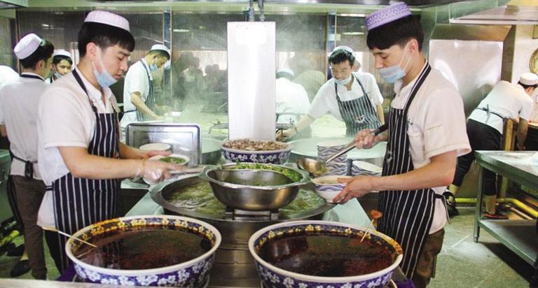 產(chǎn)業(yè)鏈延伸 文化底蘊濃厚 行業(yè)高質量發(fā)展  蘭州牛肉拉面成就“碗里的世界”