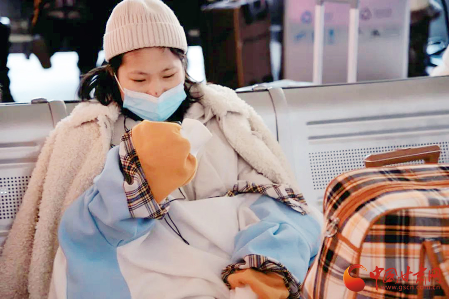 春運(yùn)故事：歸途的車站，有溫情、愛(ài)情，還有堅(jiān)守