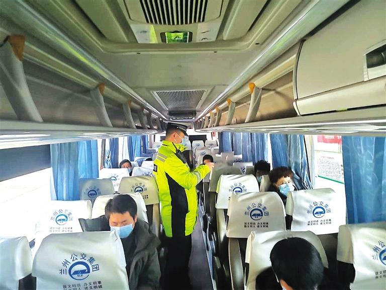 蘭州交警啟動(dòng)春運(yùn)最強(qiáng)交通安全保障已查處超員31起、飲酒醉酒駕駛39起