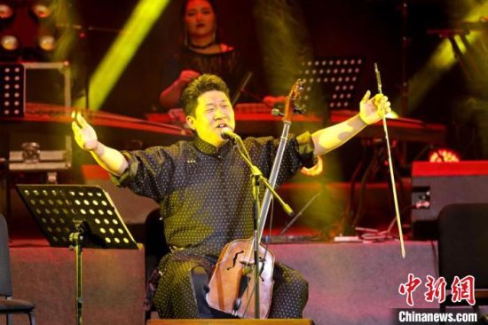 圖為樂隊(duì)主創(chuàng)巴依勒格。(資料圖) 受訪者供圖