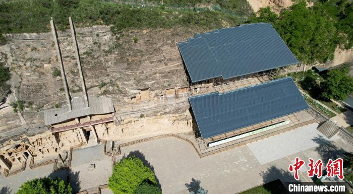 圖為航拍視角下的北石窟寺?！“瑧c龍 攝