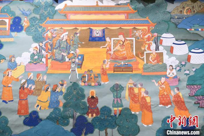 8月20日，在蘭州市博物館展出的大型歷史題材卷軸唐卡“涼州會(huì)盟”?！〈魑牟?攝
