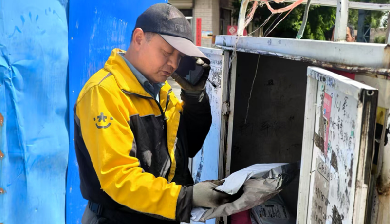 聚焦2026甘肅兩會(huì)·代表風(fēng)采丨章國(guó)志：一輛快遞車(chē)，一座連心橋